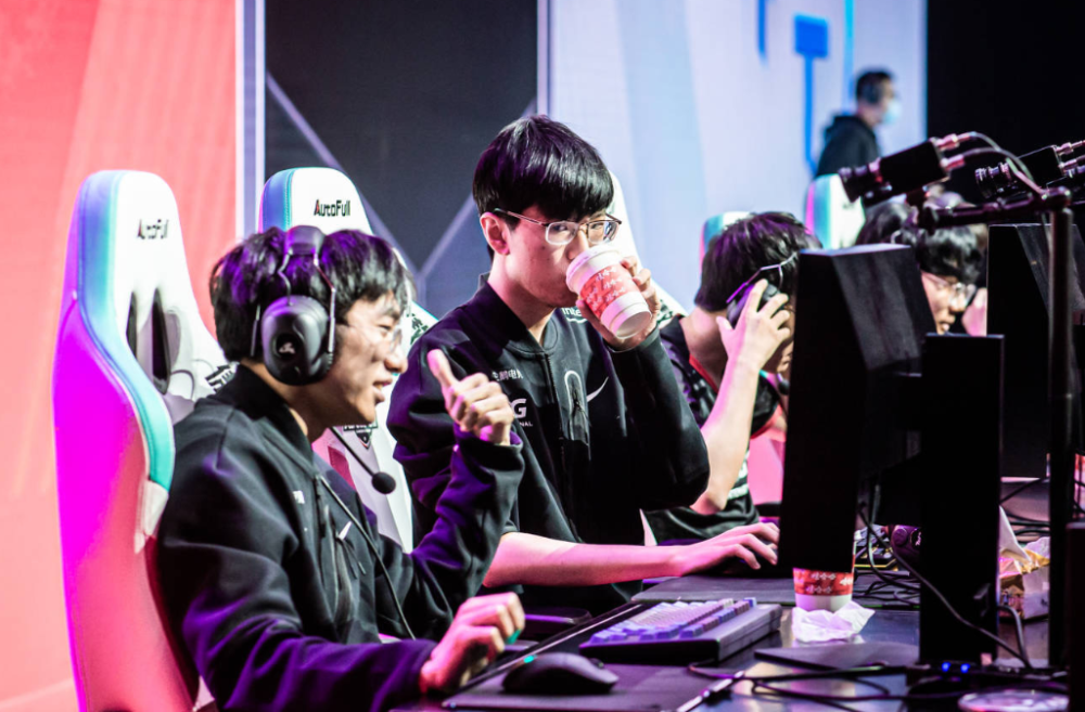 DK横扫IG,Viper操刀奇招英雄翻盘宿敌对决半决赛,点燃全场激情 DK横扫IG,Viper操刀奇招英雄翻盘宿敌对决半决赛,点燃全场激情